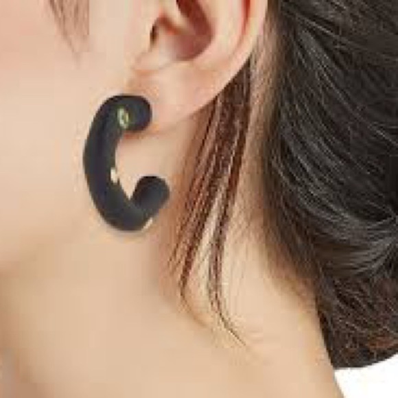 Authentic Tory Burch Exclusive Merchandise Selection At Final Prices To Buy Now - Picture 2 of 12